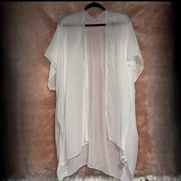 Jessica Mcclintock kimono bridal with pearls and studs embellishments one size